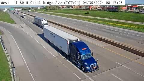 Traffic Cam Coralville: IC - I-80 @ Coral Ridge Ave (04) Player