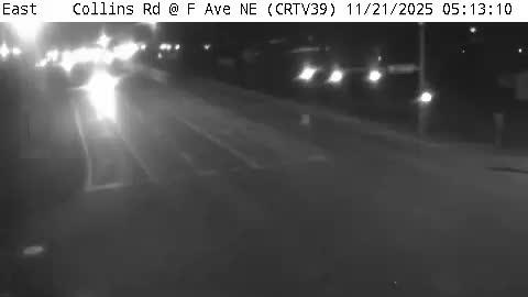 Traffic Cam Cedar Rapids: CR - Collins Rd @ F Ave NE (39) Player