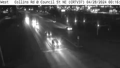 Traffic Cam Cedar Rapids: CR - Collins Rd @ Council St NE (37) Player