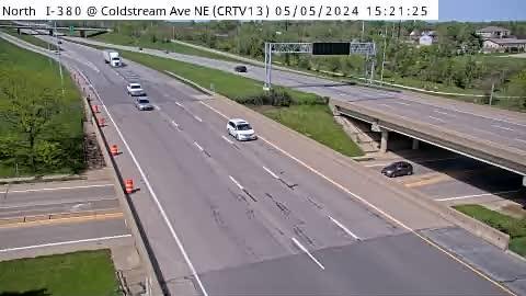 Cedar Rapids: CR - I-380 @ Coldstream Ave NE (13) Traffic Camera