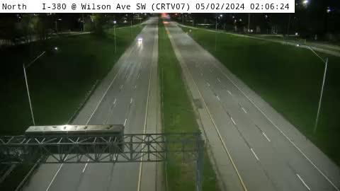 Traffic Cam Cedar Rapids: CR - I-380 @ Wilson Ave SW - WWD(07) Player