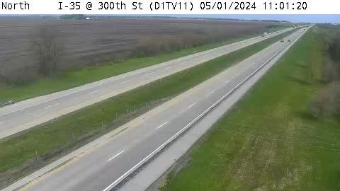 Ellsworth: D1 - I-35 @ 300th St (11) Traffic Camera