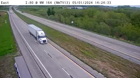 Traffic Cam Newton: NW - I-80 @ W of US 6 (13) Player