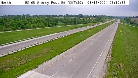 Traffic Cam Avon: DM - US 65 @ Army Post Rd (30) Player