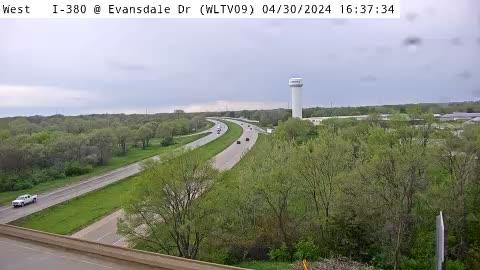 Evansdale: WL - I-380 - Drive (09) Traffic Camera