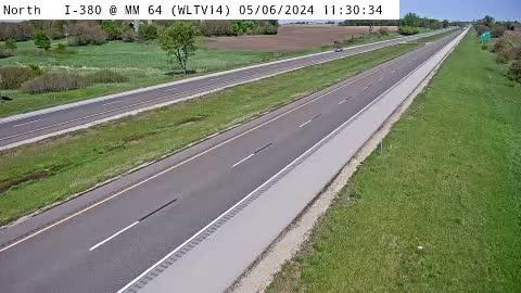 Gilbertville: WL - I-380 @ MM 64 (14) Traffic Camera
