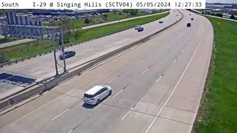 Traffic Cam Sioux City: SC - I-29 @ Singing Hills (04) Player