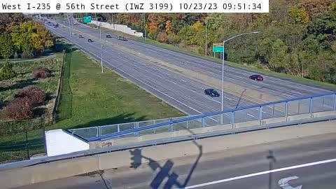 Des Moines: 1CQ - I-235 @ MM 4.4 (IWZ 3199 South) Traffic Camera