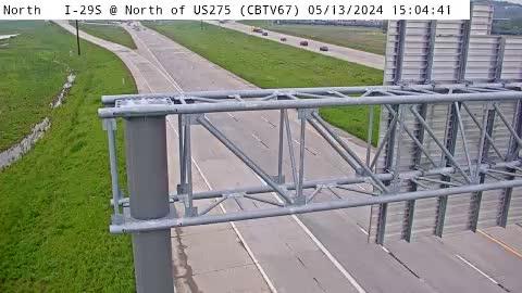 Traffic Cam Council Bluffs: CB - I-29S @ North of US275 (67) Player