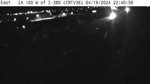 Traffic Cam Cedar Rapids: CR - IA 100 W of I-380 (36) Player