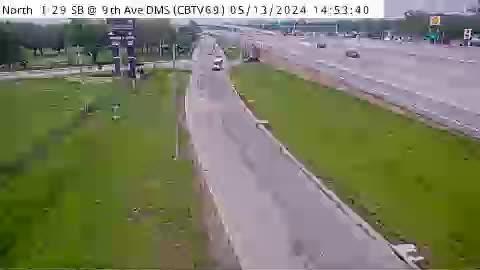 Traffic Cam Council Bluffs: CB - I-29 SB @ 9th Ave DMS (69) Player