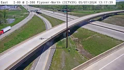 Traffic Cam Coralville: IC - I-80 @ I-380 NB Flyover (39) Player