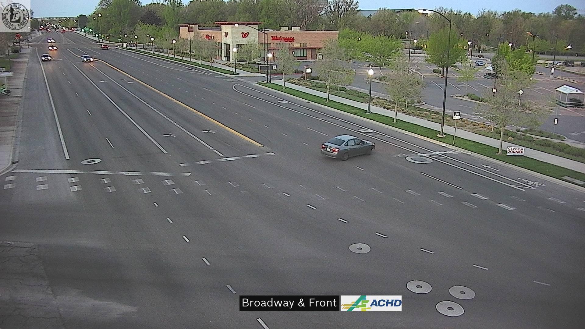 Traffic Cam East End: US 20: Front St Player