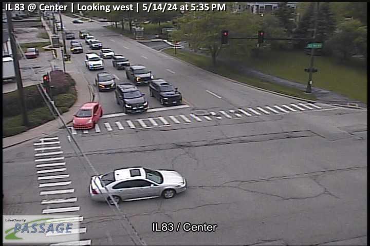 Traffic Cam IL 83 at Center - W Player
