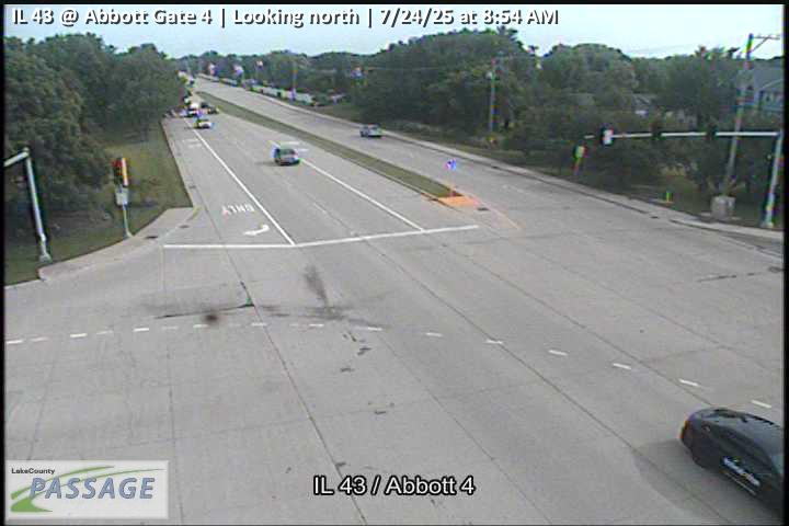 IL 43 at Abbott Gate 4 - N Traffic Camera