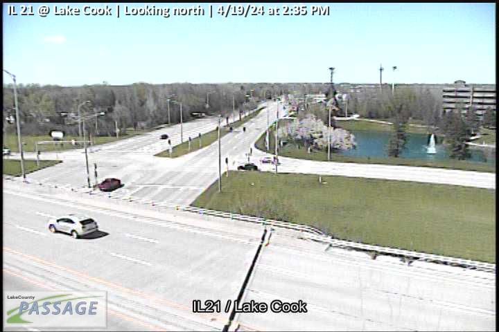 Traffic Cam IL 21 at Lake Cook - N Player
