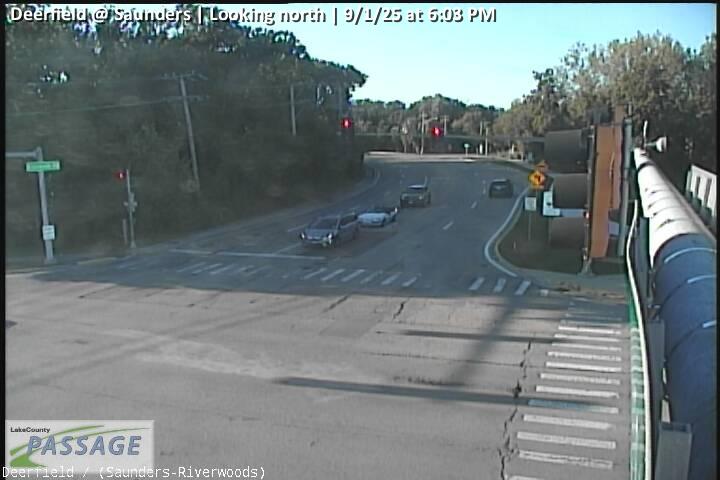 Traffic Cam Deerfield at Saunders - N Player