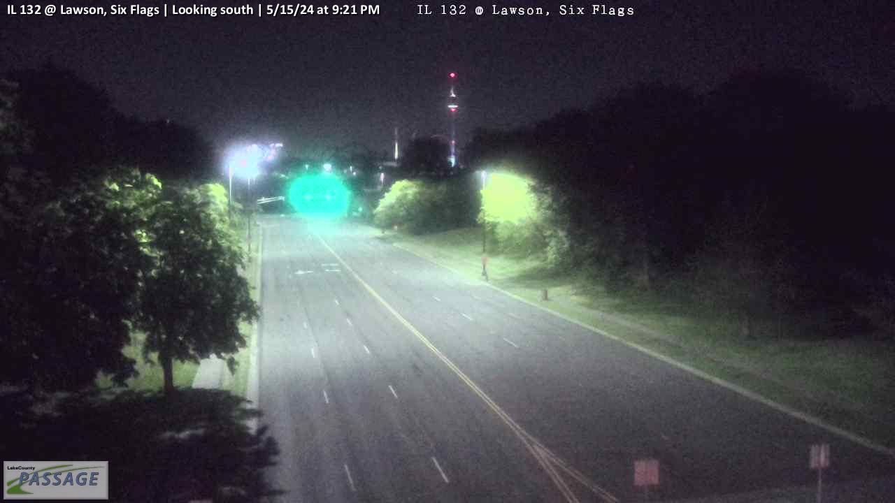 Traffic Cam IL 132 at Lawson, Six Flags - S Player