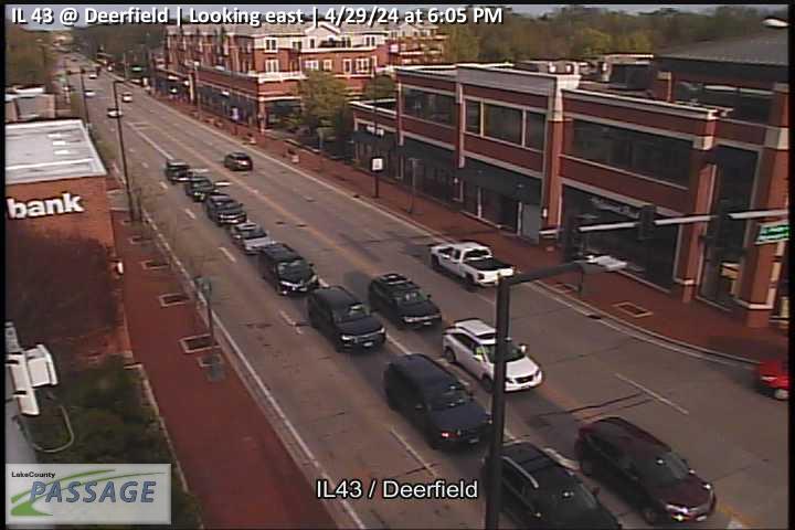 Traffic Cam IL 43 at Deerfield - E Player