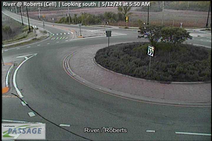 Traffic Cam River at Roberts (Cell) - S Player