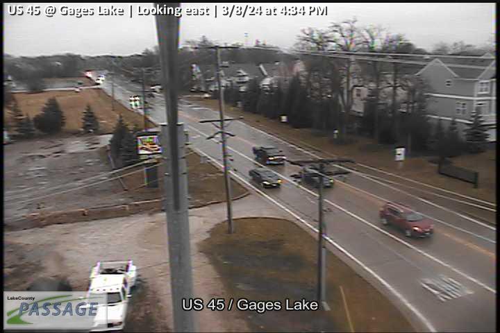 Traffic Cam US 45 at Gages Lake - E Player