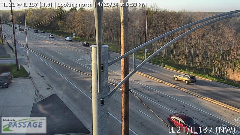 Traffic Cam IL 21 at IL 137 (NW) - N Player