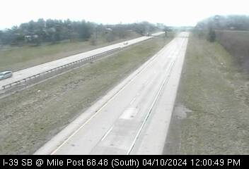 I-39 SB at Mile Post 68.48 (#3015) - S Traffic Camera