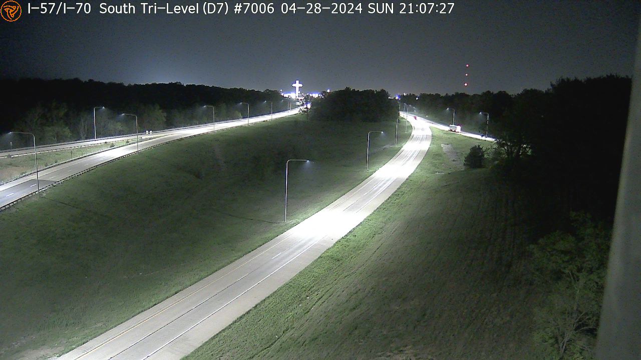 I-57/I-70 at South Tri-Level (#7006) - E Traffic Camera