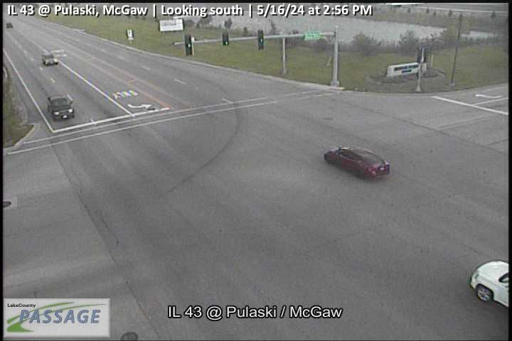 Traffic Cam IL 43 at Pulaski, McGaw - S Player