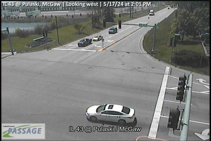 Traffic Cam IL 43 at Pulaski, McGaw - W Player