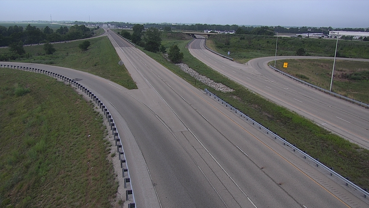 Traffic Cam I-55/I-74 at Mile Post 158.4 (#5056) - S Player