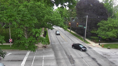 US 150 (Prospect) at University (#5037) - N Traffic Camera