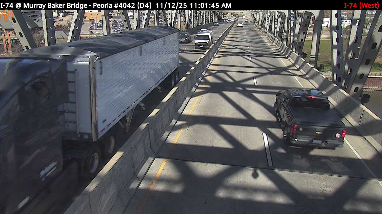 I-74 WB at Murray Baker Bridge West End (#4042) - W Traffic Camera
