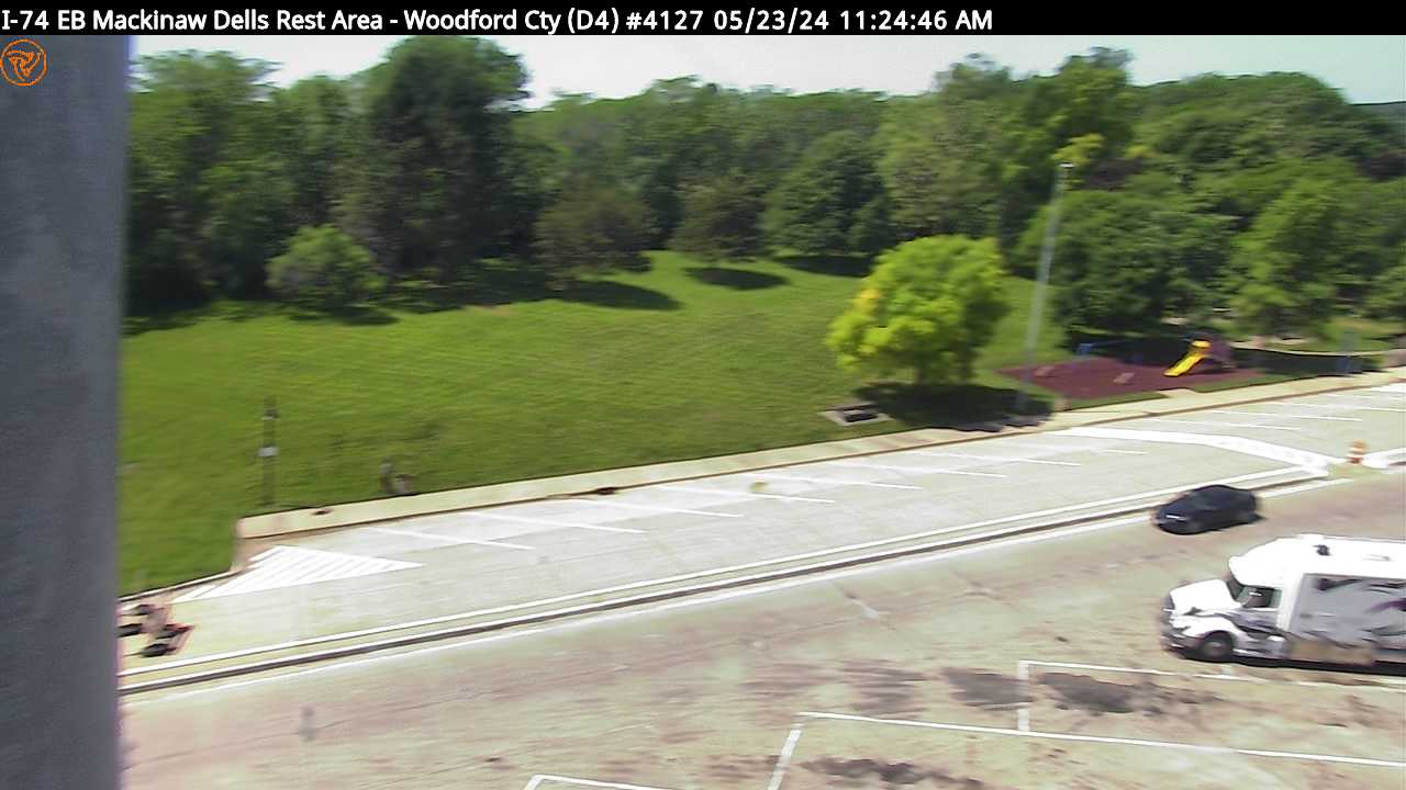 Traffic Cam I-74 at EB Mackinaw Dells Rest Area (#4127) - W Player