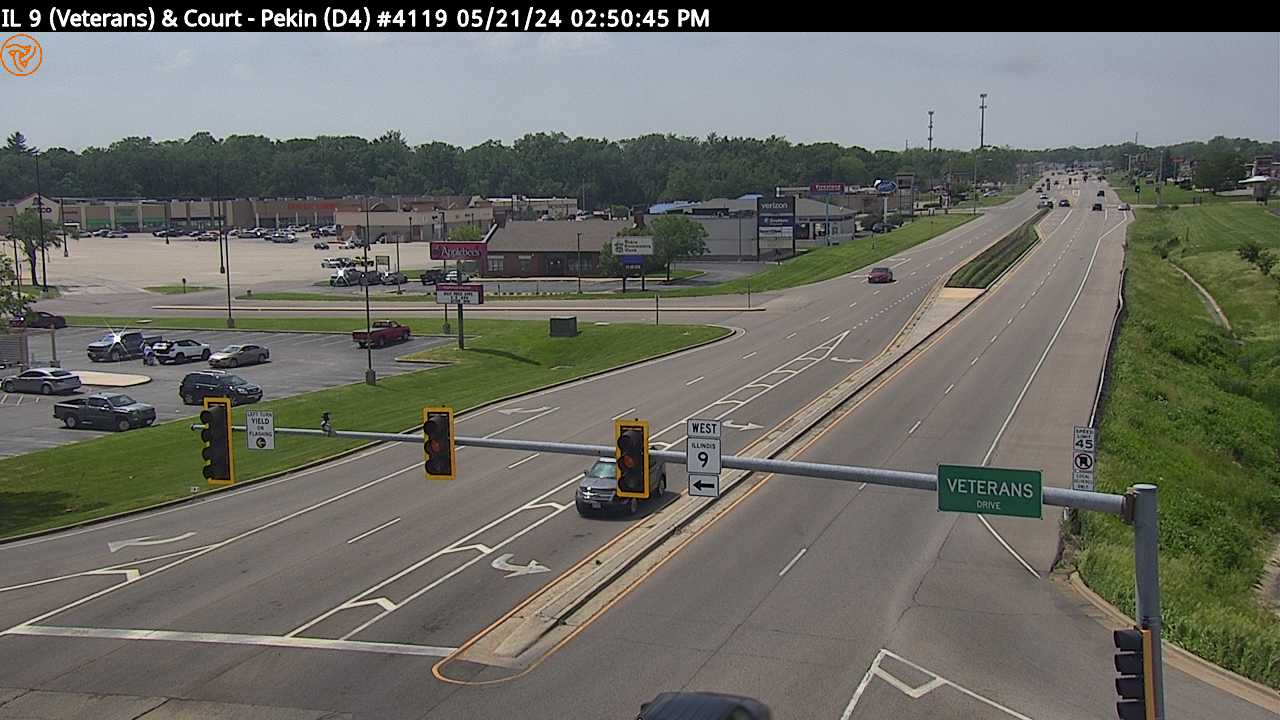 Traffic Cam IL 9 (Veterans Dr.) at Court St. (#4119) - W Player