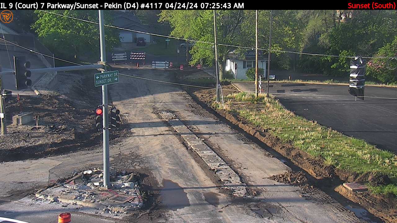Traffic Cam Court St. at Parkway Dr./Sunset Dr. (#4117) - S Player