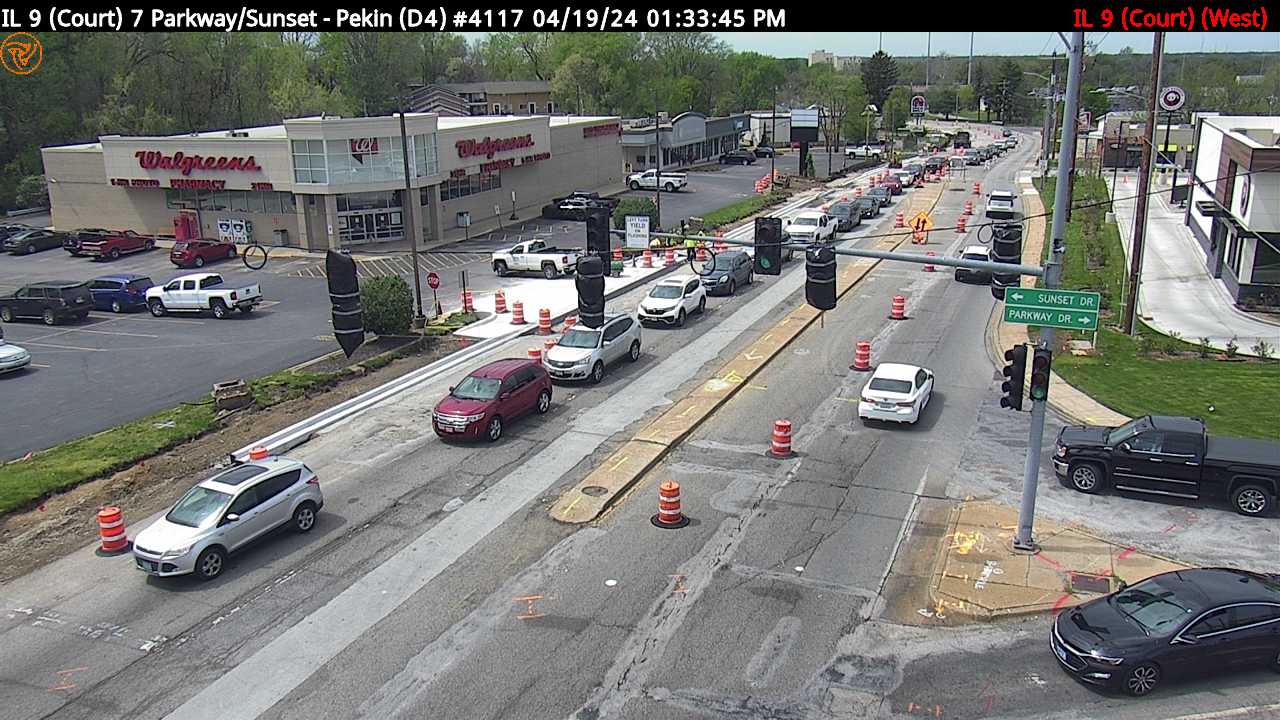 Traffic Cam Court St. at Parkway Dr./Sunset Dr. (#4117) - W Player