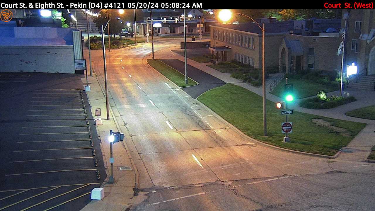 Traffic Cam IL 9/29 (Court St.) at Eighth St. (#4121) - W Player