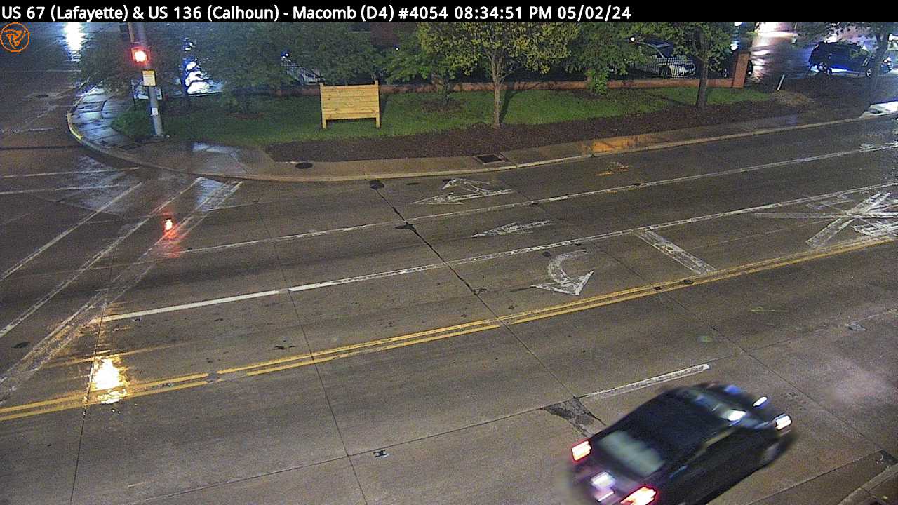 Traffic Cam US 67 (Lafayette St.) at US 136 (Calhoun St.) (#4054) - W Player