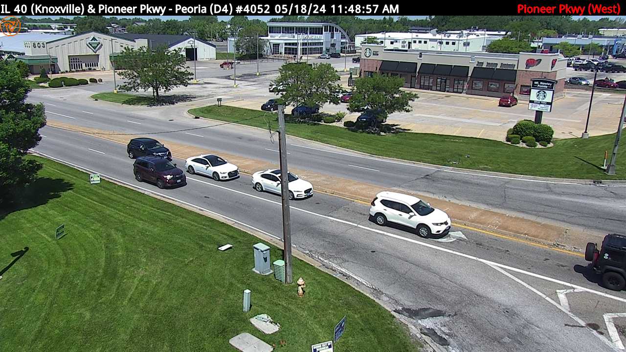 Traffic Cam IL 40 (Knoxville Ave.) at Pioneer Pkwy (#4052) - W Player