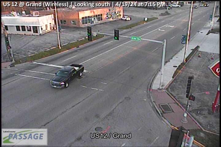 Traffic Cam US 12 at Grand (Wireless) - S Player