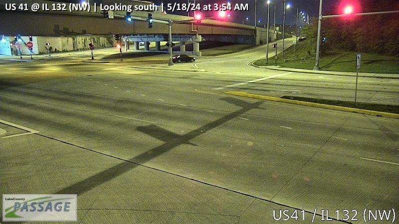 Traffic Cam US 41 at IL 132 (NW) - S Player