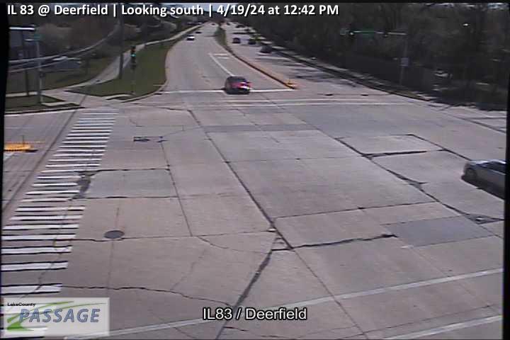 Traffic Cam IL 83 at Deerfield - S Player