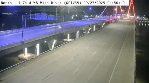 Traffic Cam Moline: QC - I-74 @ WB Miss River (35) Player