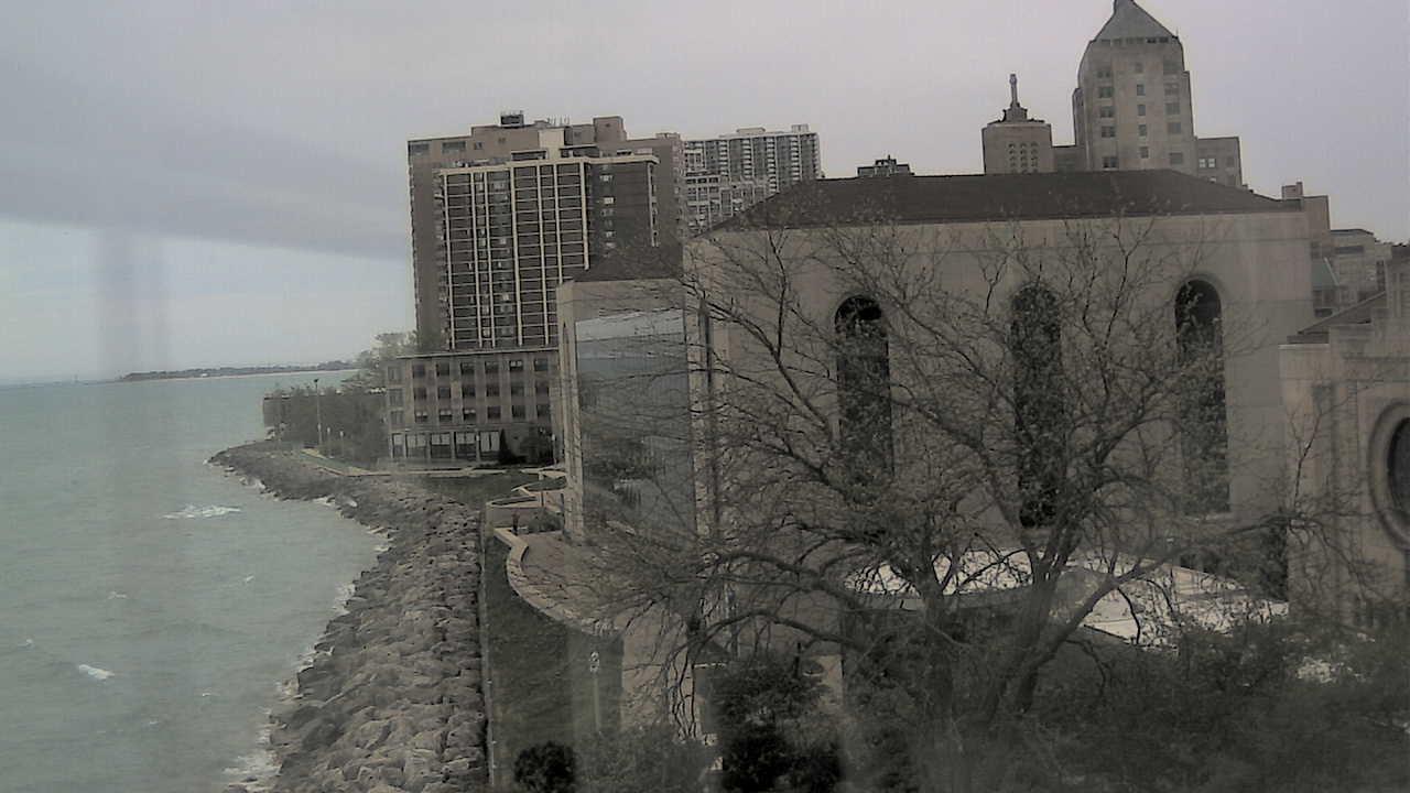 Chicago: Loyola University - lake front looking south Traffic Camera