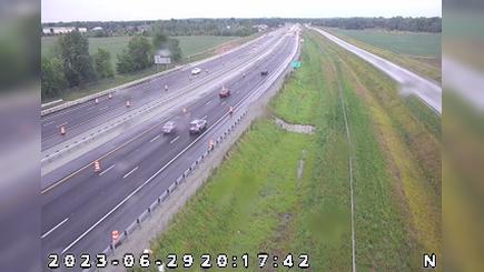 Traffic Cam Glenns Valley: IN 37: 3-037-139-9-1 S OF COUNTY LINE RD Player