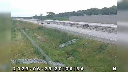Traffic Cam Bluffs: IN 37: 1-069-154-8-1 SR37 - STONES CROSSING RD Player