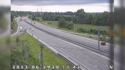 Traffic Cam Anderson: I-69: 1-069-226-2-2 SR 9/109/SCATTERFIELD RD Player