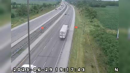 Traffic Cam Southeast Grove: I-65: 1-065-242-2-2 163RD AVE Player