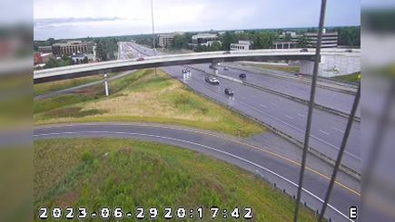 Traffic Cam Home Place: US 31: 1-465-030-8-2 US 31 N/MERIDIAN ST Player